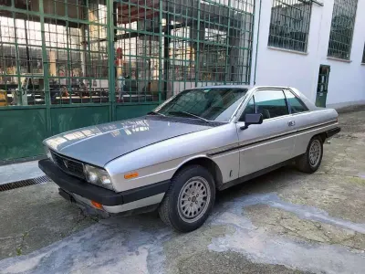 Usata Lancia 2000 120 CV (88 kW) 1979 Argento Coupé