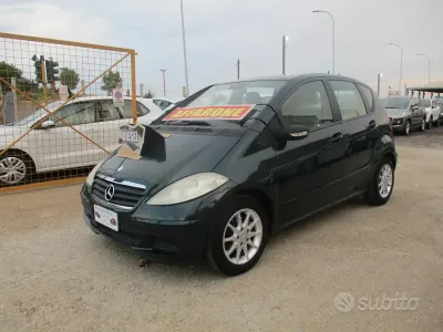 Usata Mercedes A180 109 CV (80 kW) 2004 Verde Berlina