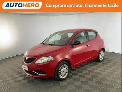 Usata Lancia Ypsilon Gold 70 CV (51 kW) 2016 Rosso Utilitaria