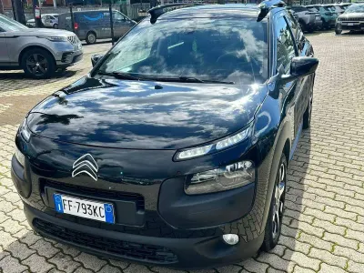 Begagnad Citroën C4 Shine 99 HK (72 kW) 2016 Svart SUV