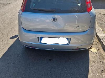 Usata Fiat Punto 90 CV (66 kW) 2005 Grigio Utilitaria