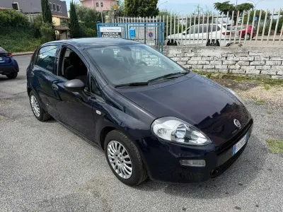 Usata Fiat Punto Street 95 CV (69 kW) 2018 Blu/azzurro Utilitaria