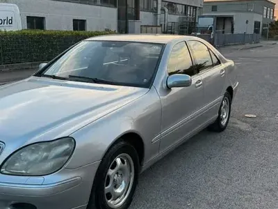 Usata Mercedes S320 224 CV (164 kW) 2000 Grigio Berlina