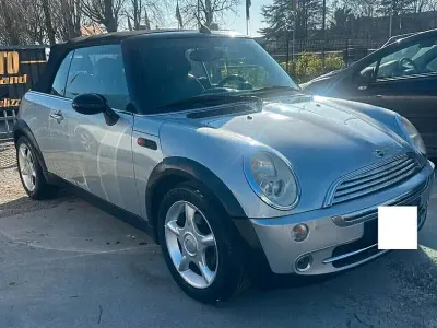 Begagnad Mini One Cabriolet 90 HK (66 kW) 2005 Silver Cab