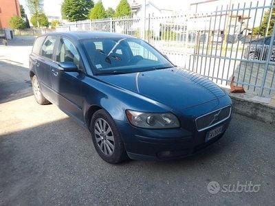 Usata Volvo V50 Momentum 136 CV (100 kW) 2005 Blu Station wagon