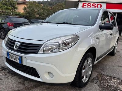 Usata Dacia Sandero Stepway 85 CV (62 kW) 2012 Bianco Berlina