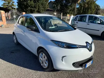 Usado Renault Zoe Life 42 kW (58 CV) 2019 Blanco Utilitario