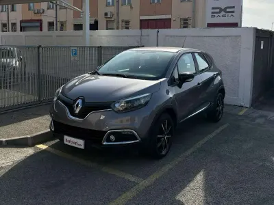 Usata Renault Captur Zen 90 CV (66 kW) 2017 Grigio SUV