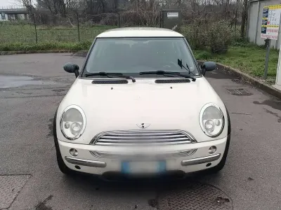 Usata Mini ONE 90 CV (66 kW) 2004 Utilitaria