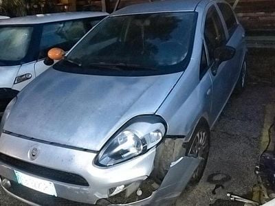 Usata Fiat Grande Punto 65 CV (47 kW) 2015 Grigio Utilitaria