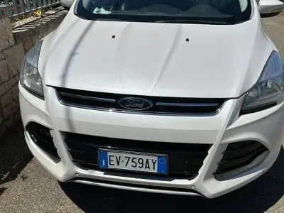 Usata Ford Kuga Titanium 140 CV (102 kW) 2014 Grigio SUV
