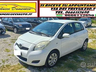 Usata Toyota Yaris 69 CV (50 kW) 2009 Bianco Utilitaria