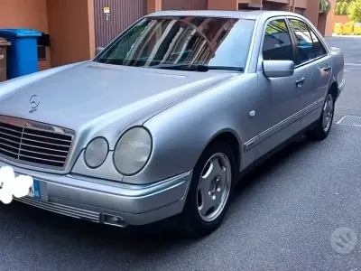 Usata Mercedes E200 Avantgarde 136 CV (100 kW) 1996 Berlina