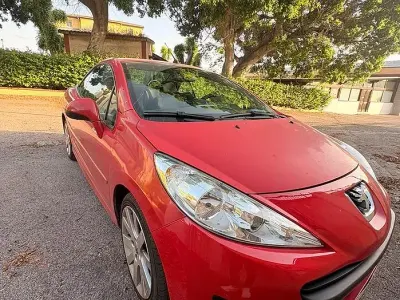 Usata Peugeot 207 CC 120 CV (88 kW) 2010 Rosso Cabrio