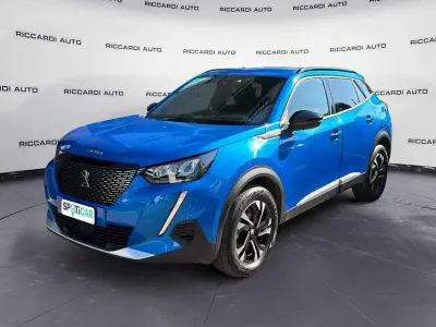 Usata Peugeot 2008 Allure 131 CV (96 kW) 2023 Blu/azzurro SUV