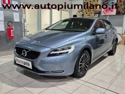 Occasion Volvo V40 Momentum 150 ch (110 kW) 2017 Bleue Break