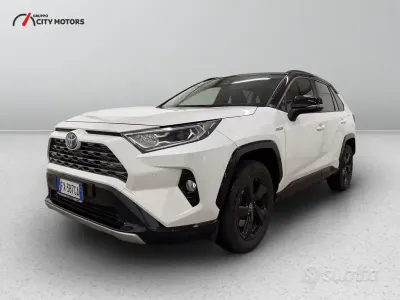 Usata Toyota RAV4 Hybrid Style 218 CV (160 kW) 2019 Bianco SUV