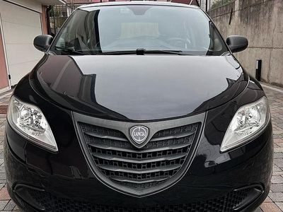 Usata Lancia Ypsilon 95 CV (69 kW) 2015 Nero Utilitaria