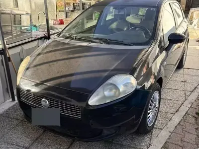 Usata Fiat Grande Punto 90 CV (66 kW) 2007 Nero Utilitaria