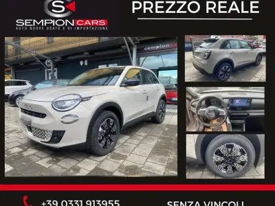 Nuova Fiat 600 La Prima 145 CV (106 kW) 2025 Sabbia terra d'italia SUV