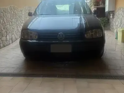Begagnad VW Golf IV 101 HK (74 kW) 2003 Svart Sedan