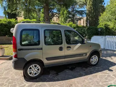 Usata Renault Kangoo Privilege 95 CV (69 kW) 2003 Monovolume