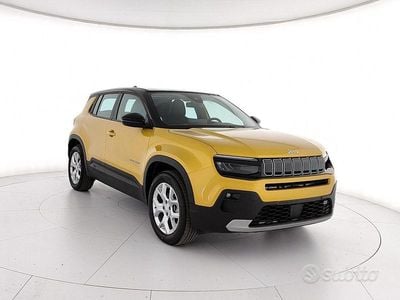 Usado Jeep Avenger EV Altitude 61 kW (84 CV) 2024 Amarillo SUV