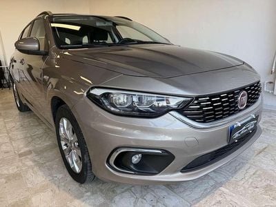 Usata Fiat Tipo Business 120 CV (88 kW) 2020 Oro Station wagon