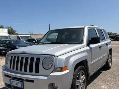 Usata Jeep Patriot Limited 140 CV (102 kW) 2007 Grigio SUV
