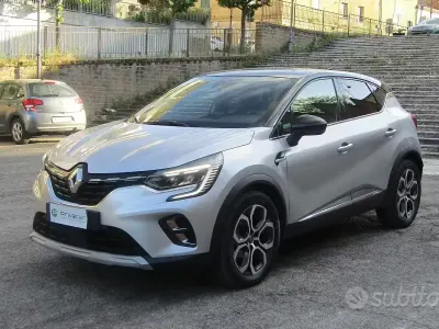 Usata Renault Captur Intens 130 CV (95 kW) 2020 Grigio SUV