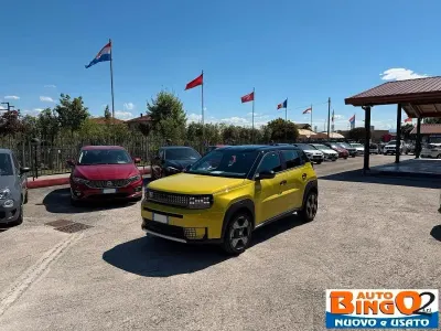 Nuova Fiat Grande Panda La Prima 100 CV (73 kW) 2025 Giallo Utilitaria