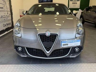 Usata Alfa Romeo Giulietta Super 120 CV (88 kW) 2019 Argento Utilitaria