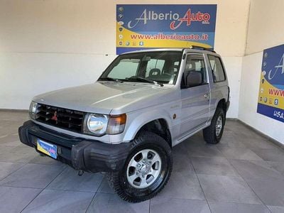 Usata Mitsubishi Pajero Top 101 CV (74 kW) 1998 Argento SUV