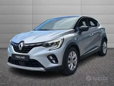 Usata Renault Captur Engineered 143 CV (105 kW) 2022 Grigio SUV