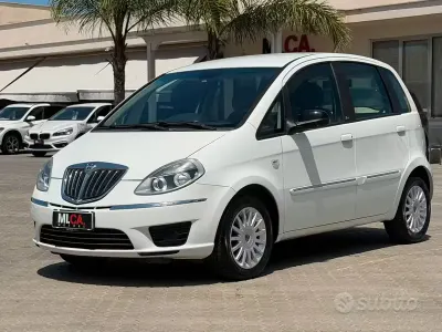 Usata Lancia Musa Gold 95 CV (69 kW) 2012 Bianco Monovolume