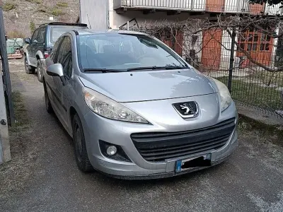 Usata Peugeot 207 73 CV (53 kW) 2011 Berlina