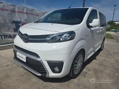 Usata Toyota Proace Verso Lounge 120 CV (88 kW) 2019 Bianco Station wagon