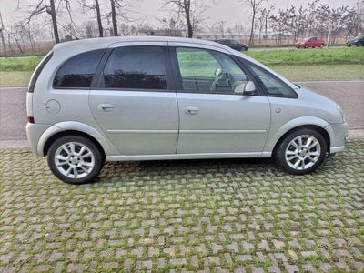 Usata Opel Meriva Cosmo 105 CV (77 kW) 2008 Argento Monovolume