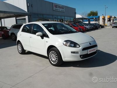 Usata Fiat Punto Lounge 78 CV (57 kW) 2014 Bianco Utilitaria