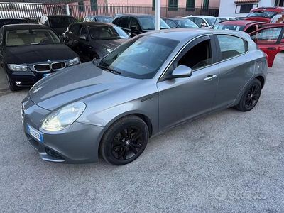 Usata Alfa Romeo Giulietta Distinctive 140 CV (102 kW) 2011 Grigio Utilitaria