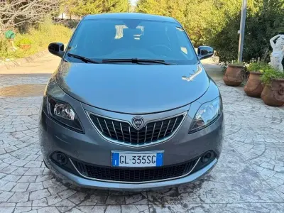 Usata Lancia Ypsilon S 69 CV (50 kW) 2022 Grigio Utilitaria