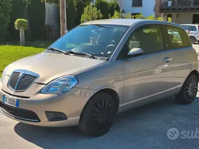 Usado Lancia Ypsilon 60 HP (44 kW) 2009 Citadino