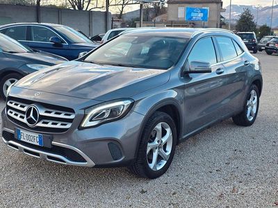 Usata Mercedes GLA180 109 CV (80 kW) 2017 Grigio SUV