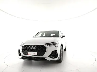 Usata Audi Q3 Sportback Business Plus 150 CV (110 kW) 2020 2y bianco ghiacciaio metallizz SUV