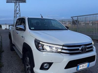Usata Toyota HiLux Executive 149 CV (109 kW) 2017 Bianco Pick-up