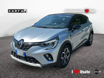 Usata Renault Captur Intens 101 CV (74 kW) 2023 Argento SUV