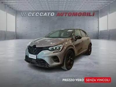 Usata Renault Captur Techno 143 CV (105 kW) 2023 Grigio SUV