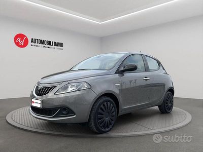 Begagnad Lancia Ypsilon S 69 HK (50 kW) 2022 Grå Halvkombi