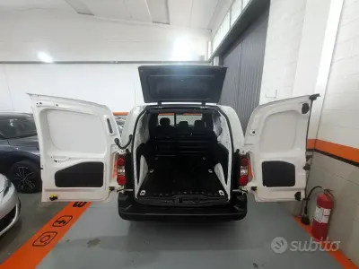 Usata Citroën Berlingo 99 CV (72 kW) 2018 Bianco Monovolume