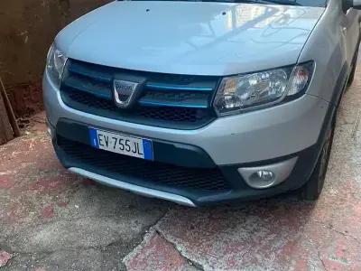 Usata Dacia Sandero Stepway 90 CV (66 kW) 2014 Grigio Berlina